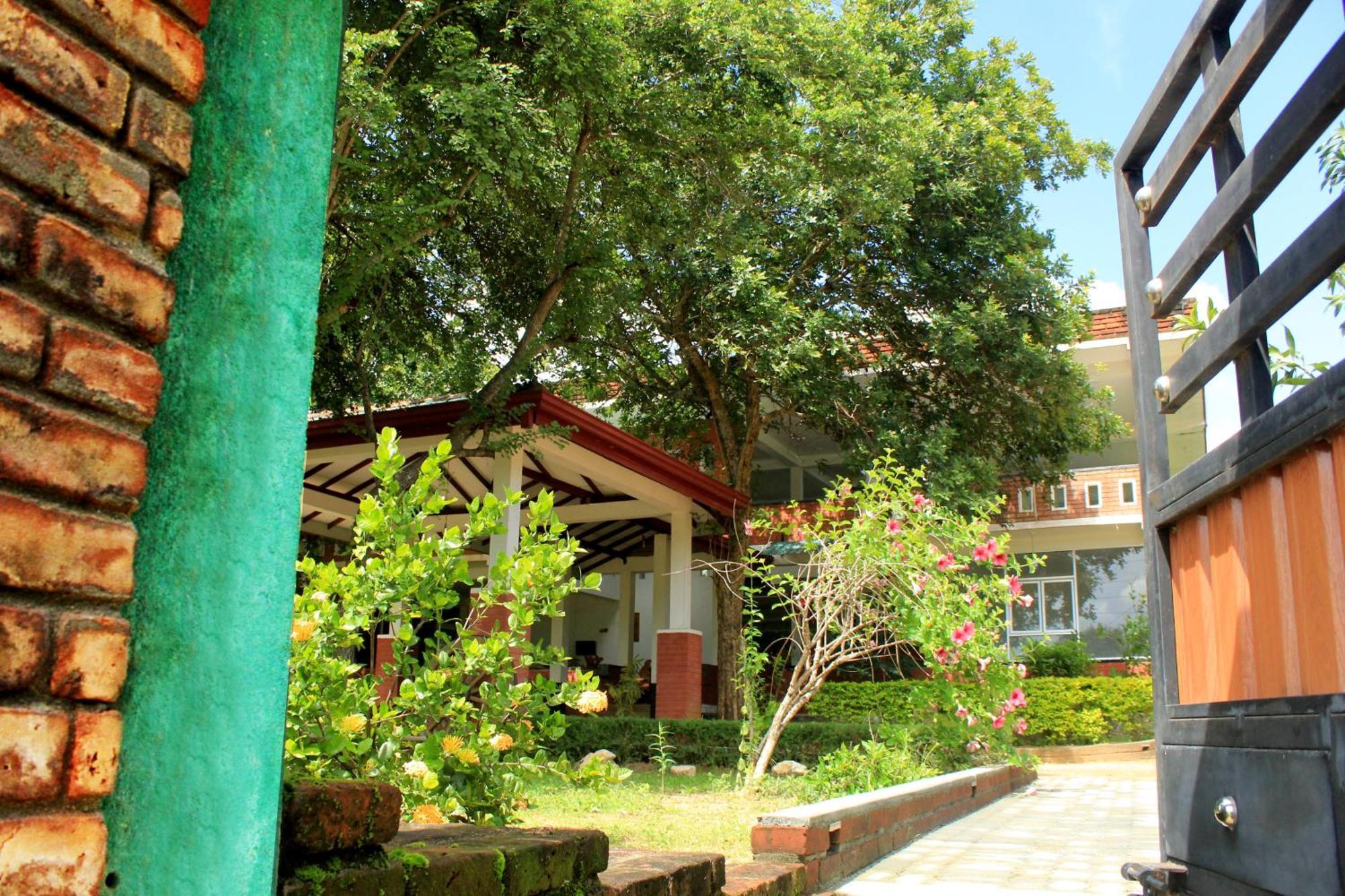 Green Hut Nature Resort Sigiriya Exterior foto